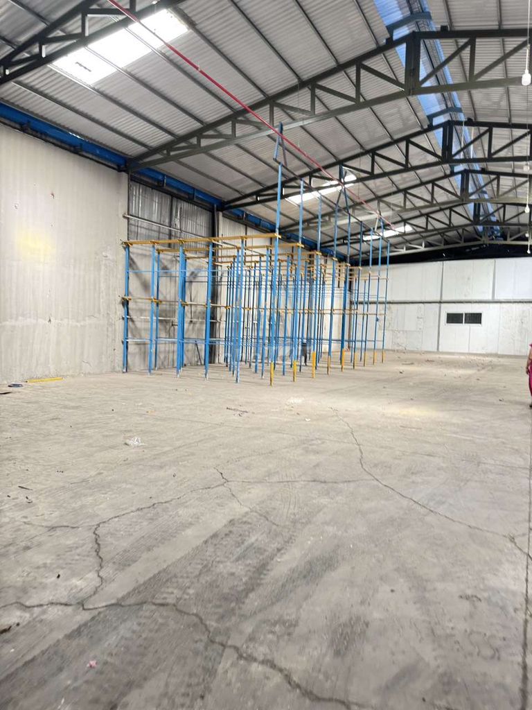 CHO THUÊ XƯỞNG 1400M2 GIÁ THUÊ 90TR