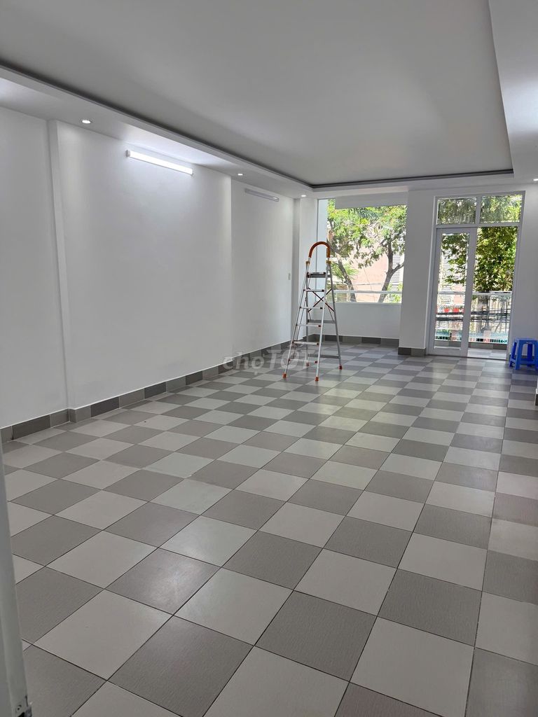 Аренда · 4 комн. · 222 м² · Thành phố Nha Trang, ул. Gần Chợ Đầm