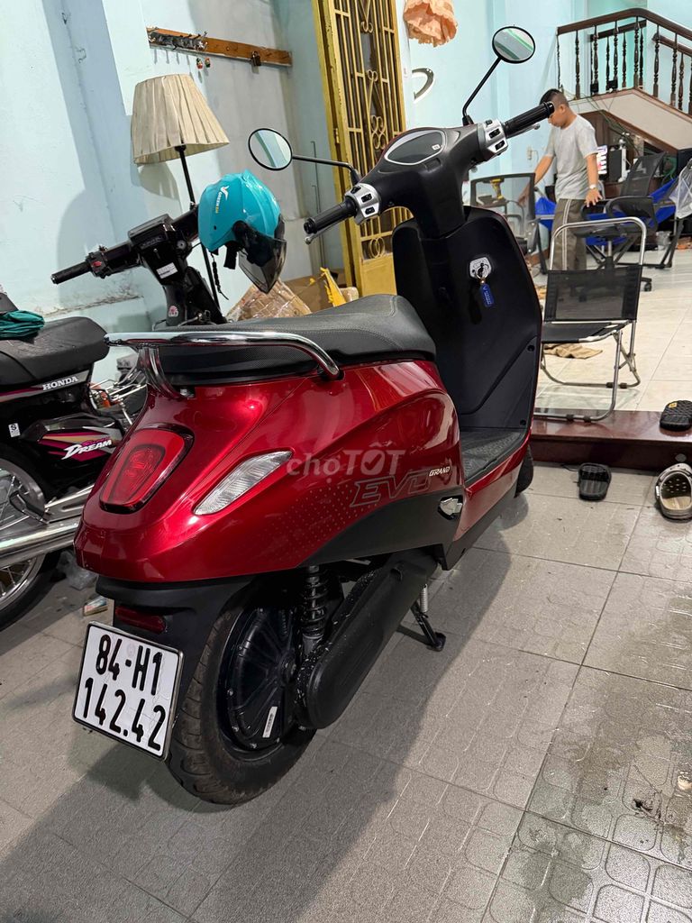 Электроскутер VinFast EVO Grand Красный 6000 км
