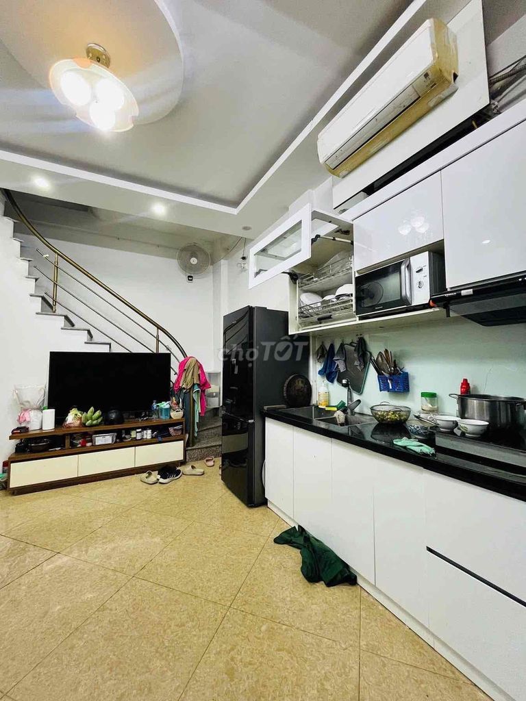 Dưới 6 tỷ có nhà gần Đào Tấn-Oto 10m- Sổ đỏ 24m*5T;MT3,4m;3N;4VS