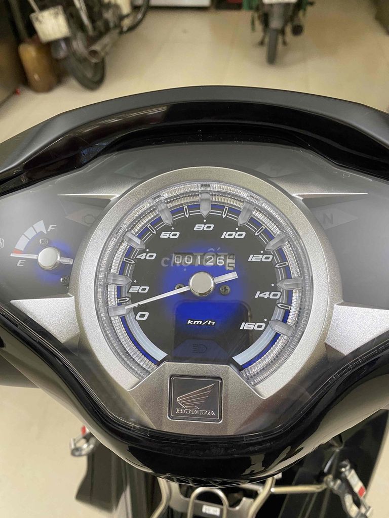 lên đời xe tay ga.cần bán anh em nao hữu duyên. Mua bán Xe máy tại Quận Tân Bình Tp Hồ Chí Minh được đăng bởi Di Tim Hanh Phuc hình 2