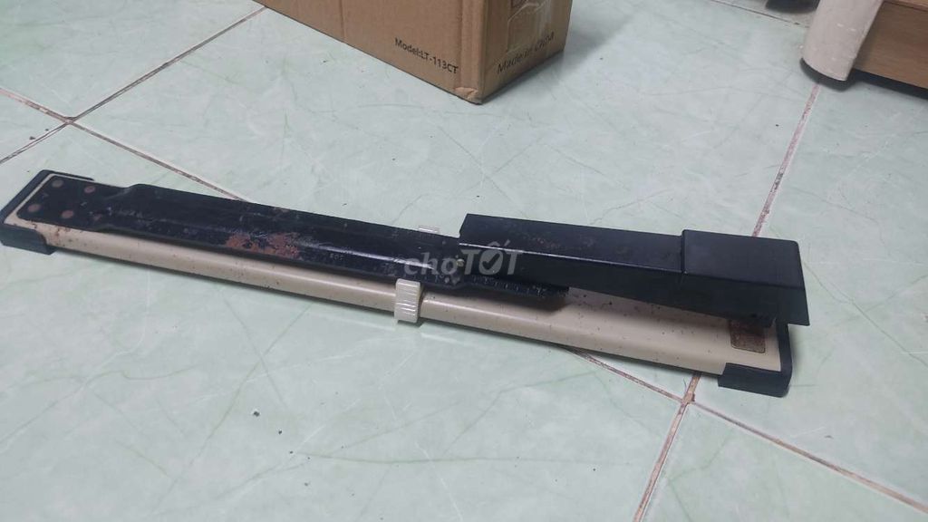 Ghim bấm sách Đã qua sử dụng Đen, Kem. Mua bán Đồ dùng văn phòng tại Quận 6 Tp Hồ Chí Minh được đăng bởi Kiệt Tuấn hình 1