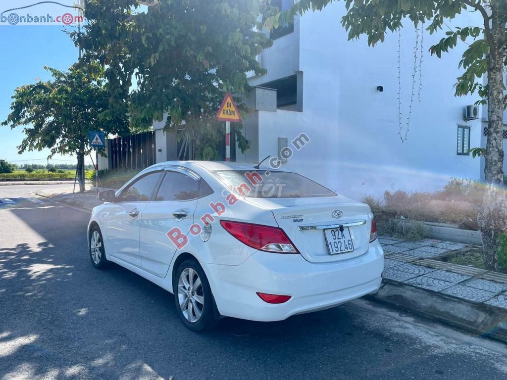 Xe Hyundai Accent 1.4 AT 2015 - 285 Triệu. Mua bán Ô tô tại Thành phố Hội An Quảng Nam được đăng bởi ISUZU hình 2