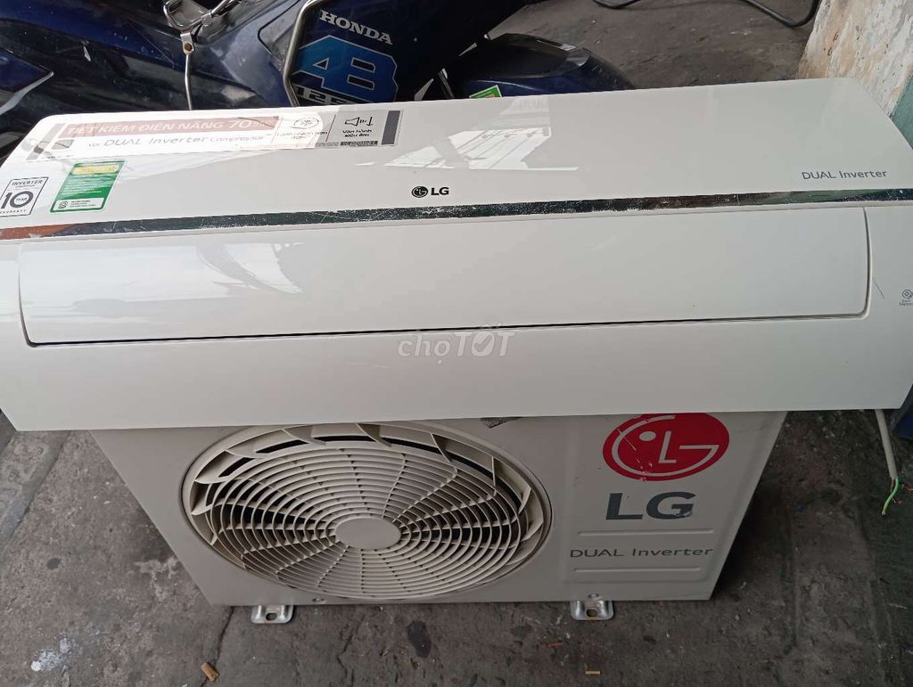 Máy lạnh LG 1.5 ngựa.máy tiết kiệm điện.mới 90%