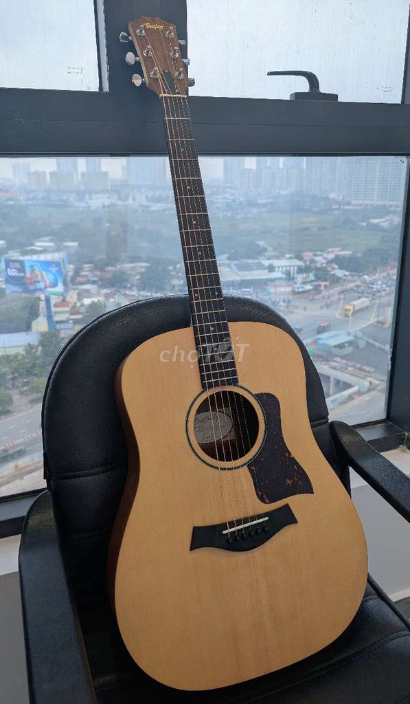 GUITAR TAYLOR BIG BABY NHƯ MỚI !