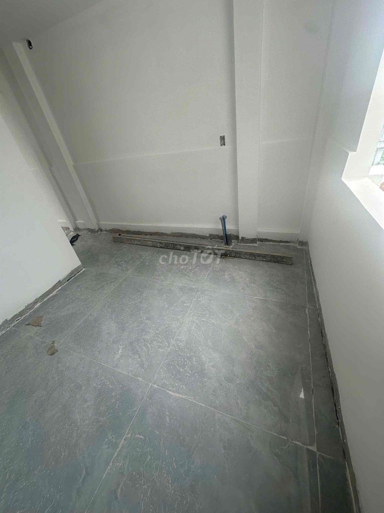 Дом-гостиница 3.3x18м, 1 этаж + 4 этажа, полная меблировка, ул. Лак Лонг Куан