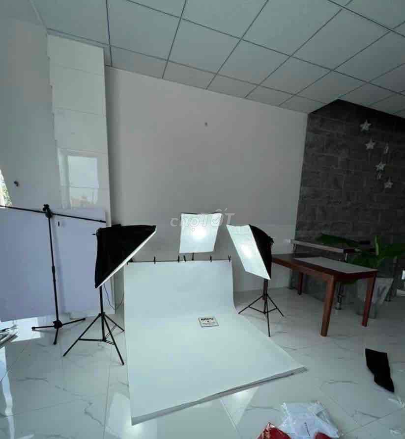 Bộ đèn studio hỗ trợ sáng