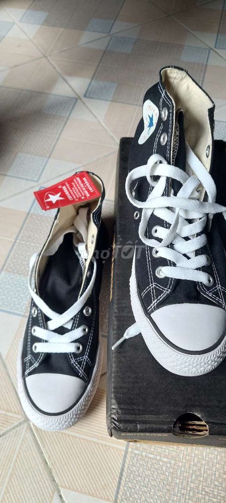 Giày thể thao Converse Unisex Đen 40 Mới. Mua bán Giày dép tại Quận Lê Chân Hải Phòng được đăng bởi Dương Bùi hình 1