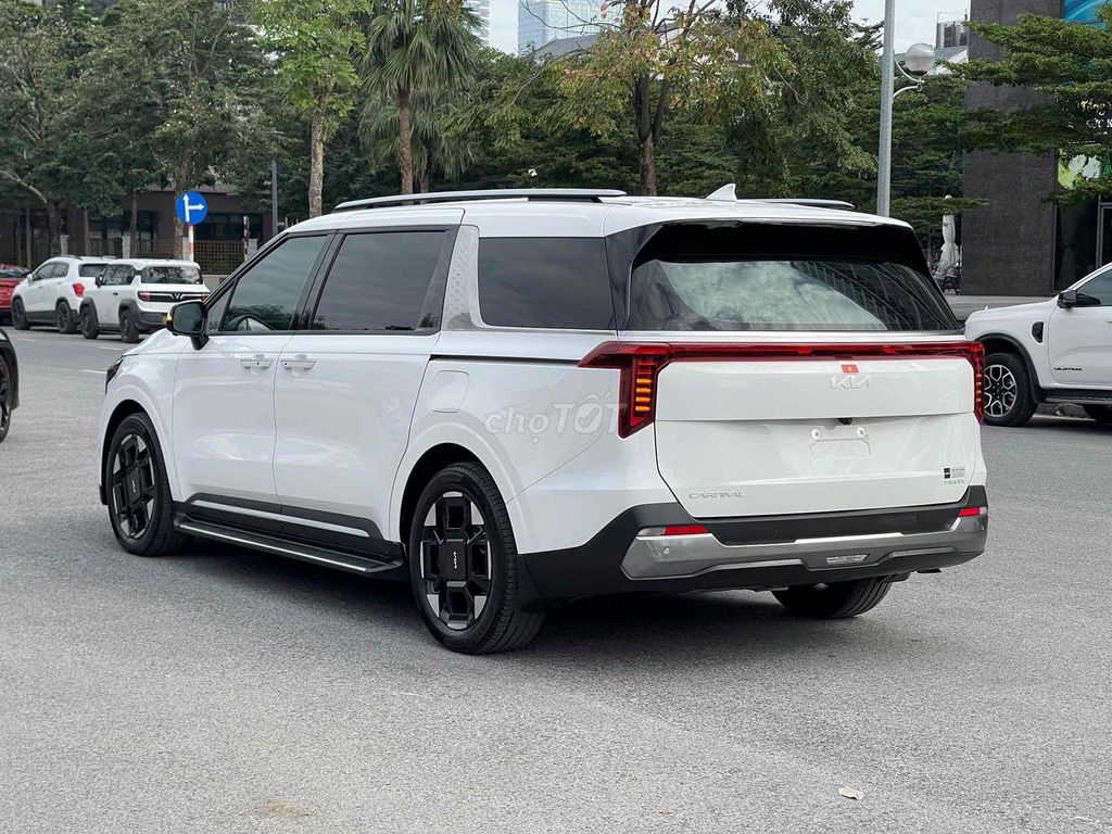 Kia Carnival Premium 7S model 2025 màu trắng. Mua bán Ô tô tại Quận Cầu Giấy Hà Nội được đăng bởi Cao Quý hình 8