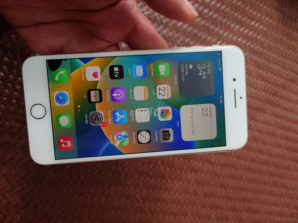 iPhone 8 Plus 64GB Vàng quốc tế pin 100. Mua bán Điện thoại tại Quận Nam Từ Liêm Hà Nội được đăng bởi Trung BDS hình 1