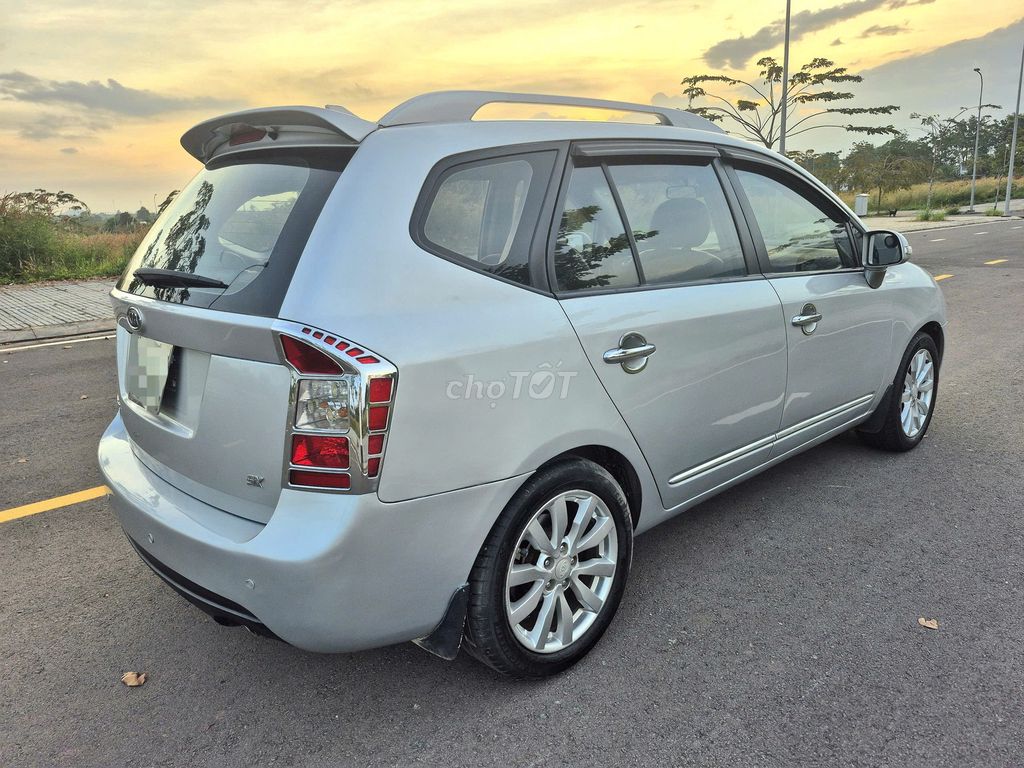 Kia Carens 2011 photo 4