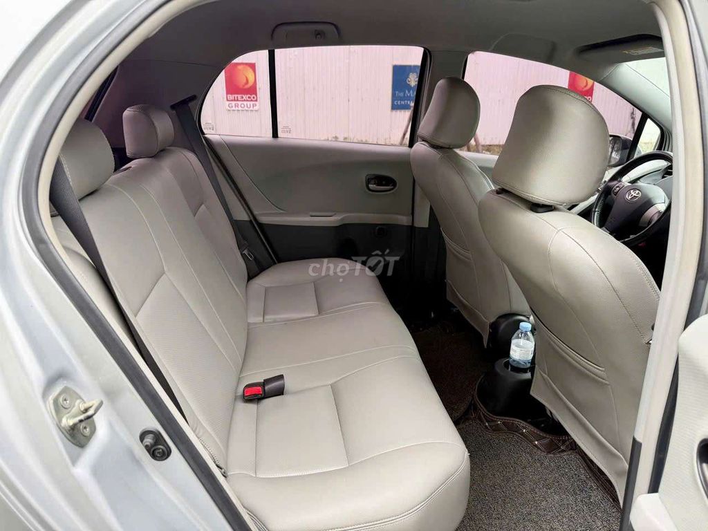 Toyota Yaris 2011 nhập khẩu, màu bạc, 5 chỗ. Mua bán Ô tô tại Huyện Đông Anh Hà Nội được đăng bởi Vương Mạnh hình 3