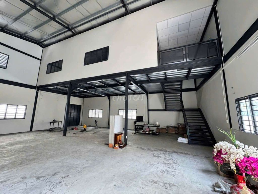 CHO THUÊ KHO XƯỞNG 323M2, ĐIỆN 3PHA, TẢI 3,5TẤN, 3PN, 3MÁY LẠNH, 32TR