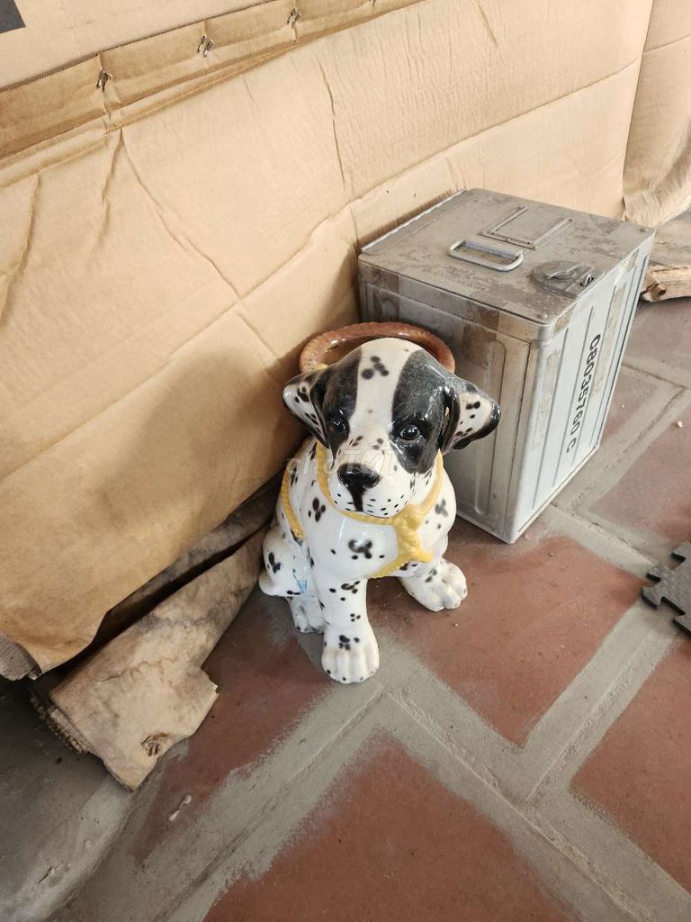 Chó bằng sứ, hộc tụ cũ, ghế cà phê gãy. Mua bán Đồ chuyên dụng, Giống nuôi trồng tại Quận Long Biên Hà Nội được đăng bởi Đỗ Sĩ Quý hình 1