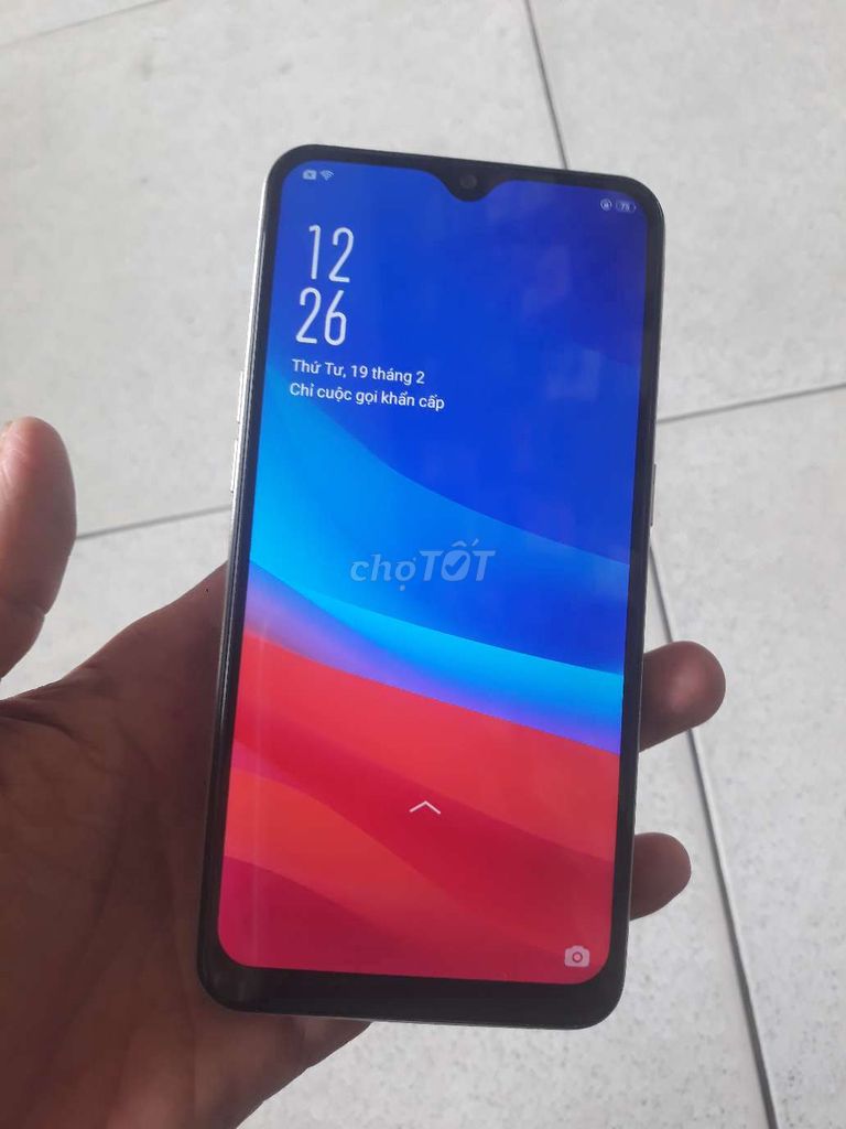 OPPO A7  máy còn zin đẹp.