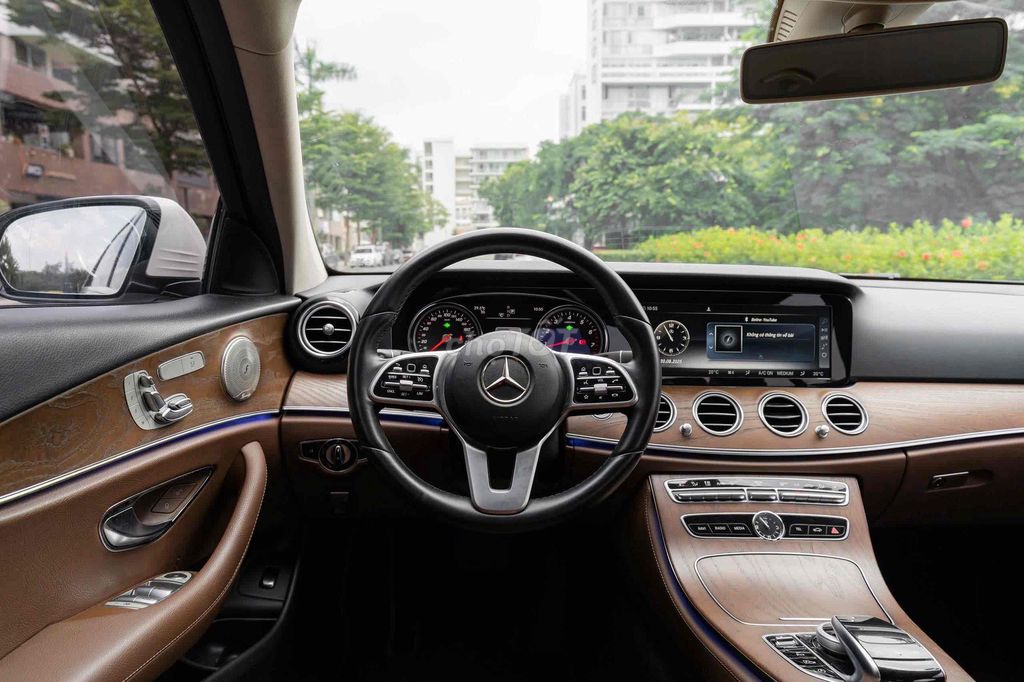 E200 Facelift - 2019 màu trắng/ nt nâu sang trọng. Mua bán Ô tô tại Quận 7 Tp Hồ Chí Minh được đăng bởi Dương Phương hình 14