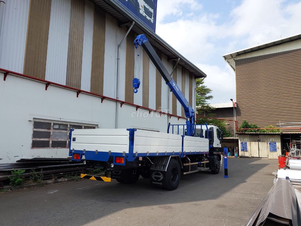 Xe tải cẩu HINO  FGJP 7 tấn cần 5 tấn 3 có sẵn. Mua bán Xe tải, xe ben tại Quận Bình Tân Tp Hồ Chí Minh được đăng bởi Ngân Hino Trường Long hình 3