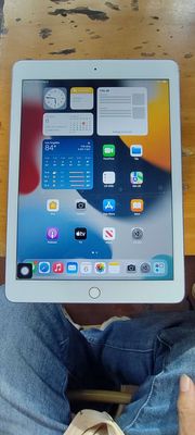 Apple iPad Gen 5 32GB Xám Vân tay nhạy
