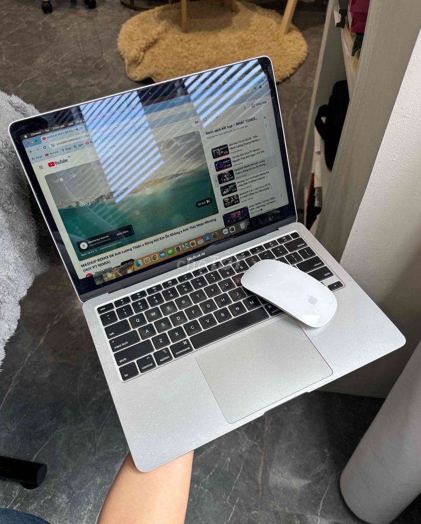 Mac Air M1 2020/13inch/8 ram tặng chuột apple. Mua bán Laptop tại Quận Gò Vấp Tp Hồ Chí Minh được đăng bởi Nhung hình 1