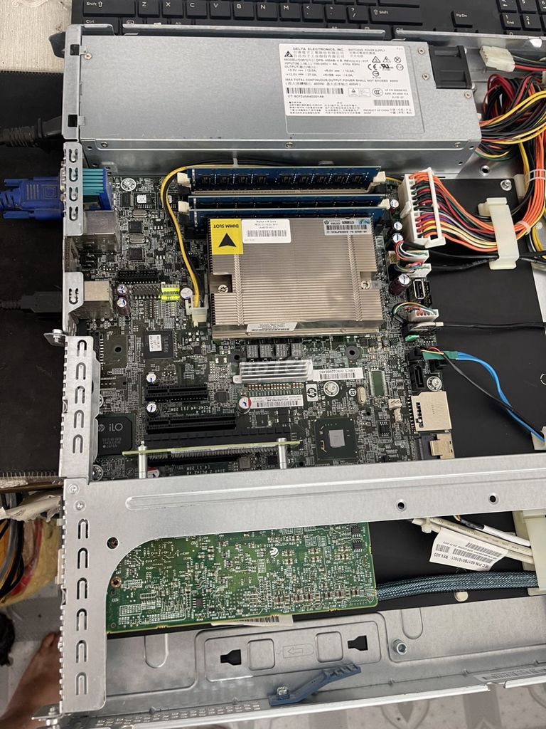Server Rack 1U HP Xeon/Ram 16G/1TB x 2 Raid