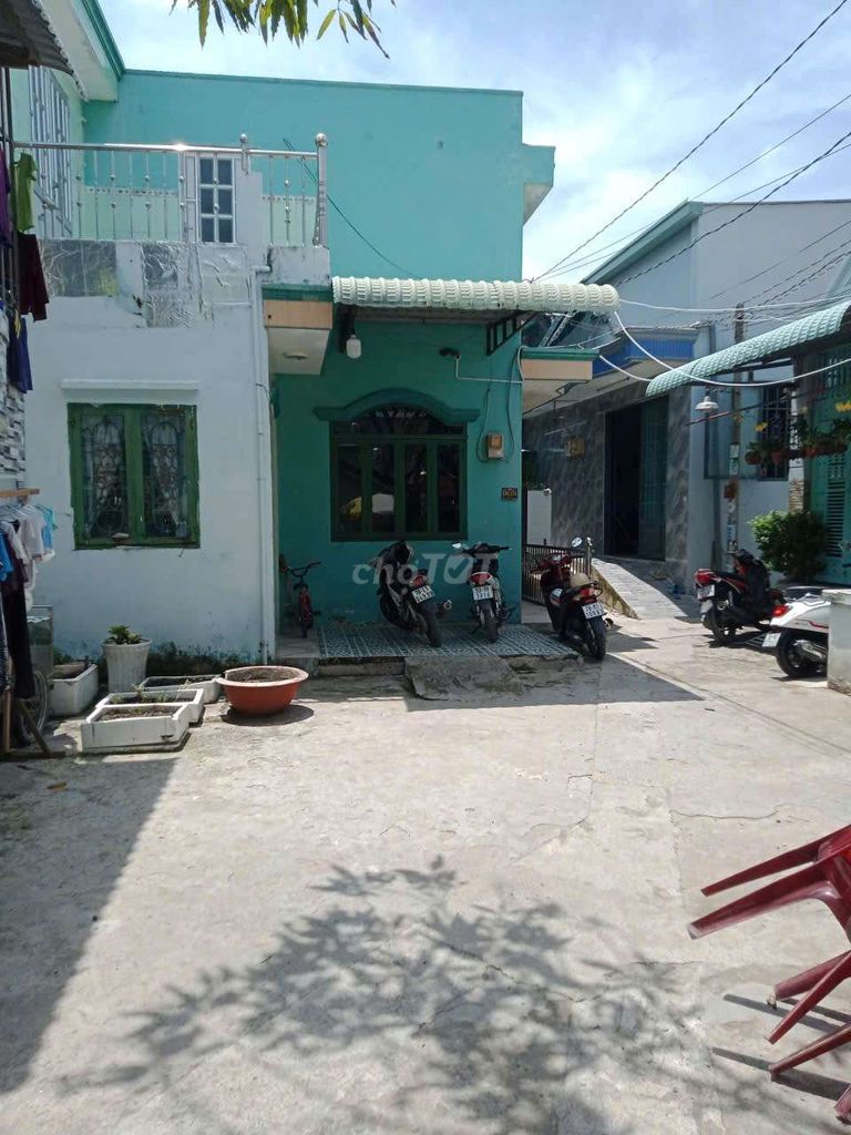 Nhà bán 70m vuông hoàn công đầy đủ pháp lý . Tổng diên tích sàn 99m