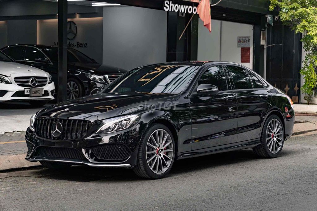 LONG ANH AUTO về Mercedes C300 AMG model 2018. Mua bán Ô tô tại Quận 7 Tp Hồ Chí Minh được đăng bởi LongAnh AuTo  hình 2