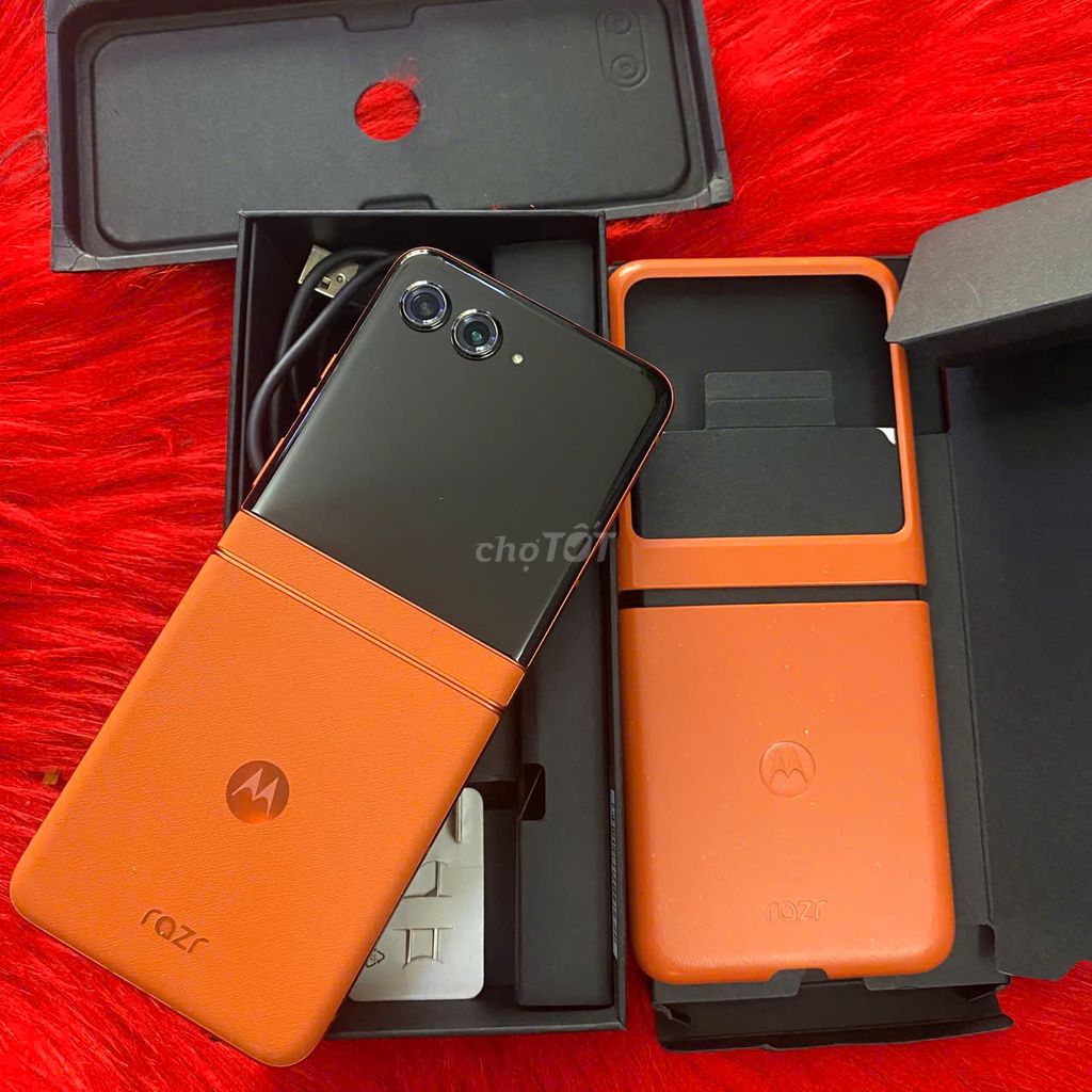 Motorola Razr 50 256GB Cam Mới 99%. Mua bán Điện thoại tại Quận Tân Bình Tp Hồ Chí Minh được đăng bởi LUCKY PHONE VN hình 1