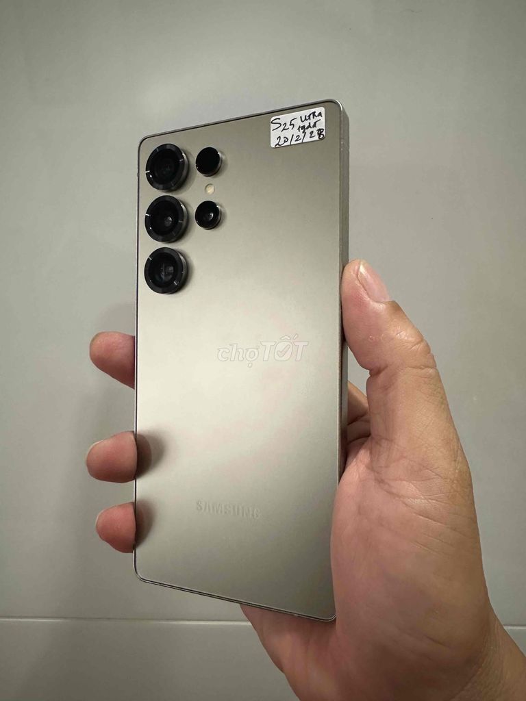 Samsung S25 Ultra Xám vàng 12GB/256GB BH 18 tháng. Mua bán Điện thoại tại Huyện Cần Đước Long An được đăng bởi nguyễn thanh phong hình 1
