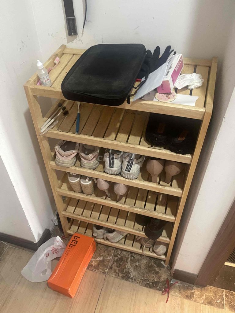 Kệ giày Gỗ Nâu 5 tầng. Mua bán Tủ, kệ gia đình tại Quận Thanh Xuân Hà Nội được đăng bởi Tuệ Minh Nguyễn Trần hình 1