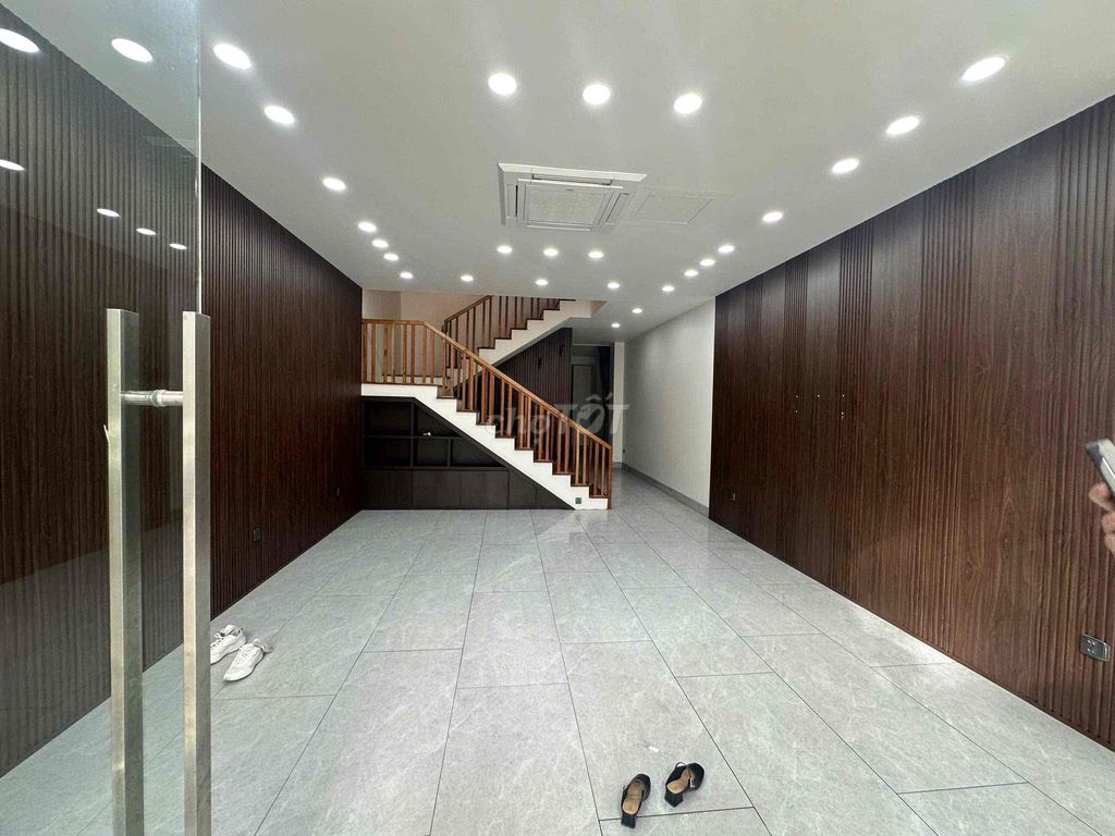 CẦN CHO THUÊ NHÀ FULL NỘI THẤT MẶT TIỀN AN DƯƠNG VƯƠNG.