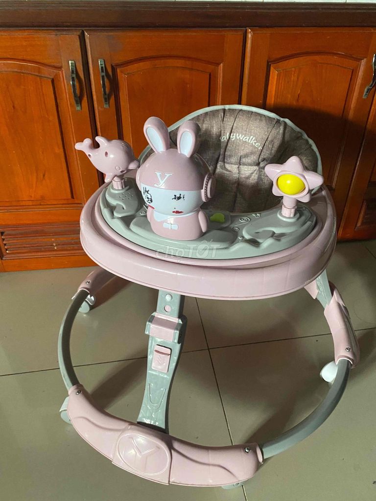 Xe tập đi nhựa Hồng. Mua bán Mẹ và bé tại Thành phố Biên Hòa Đồng Nai được đăng bởi My hình 1