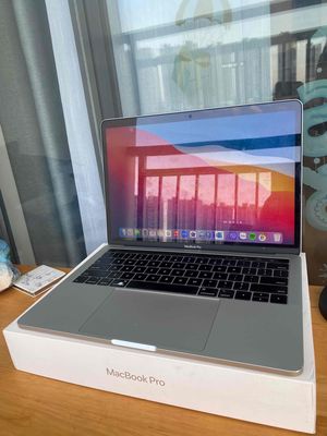 Macbook Pro 13inch 2020 Touch ID cần bán lên16inch