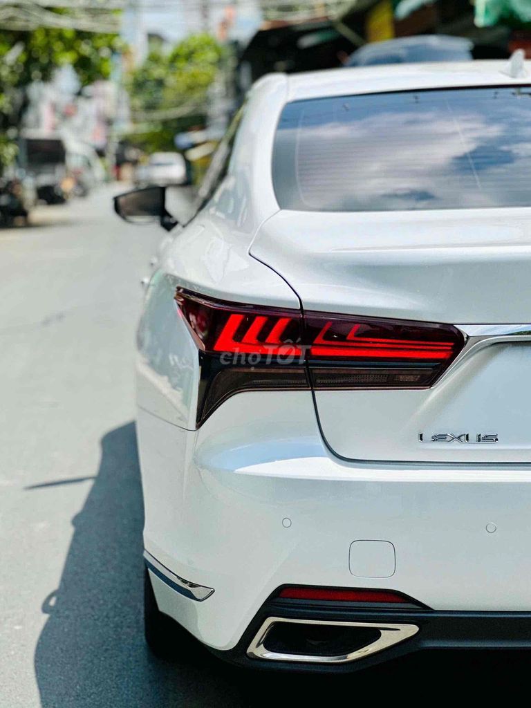 Lexus LS 500 odo mới 17.000km model 2024. Mua bán Ô tô tại Quận 8 Tp Hồ Chí Minh được đăng bởi Hồng Phúc hình 9