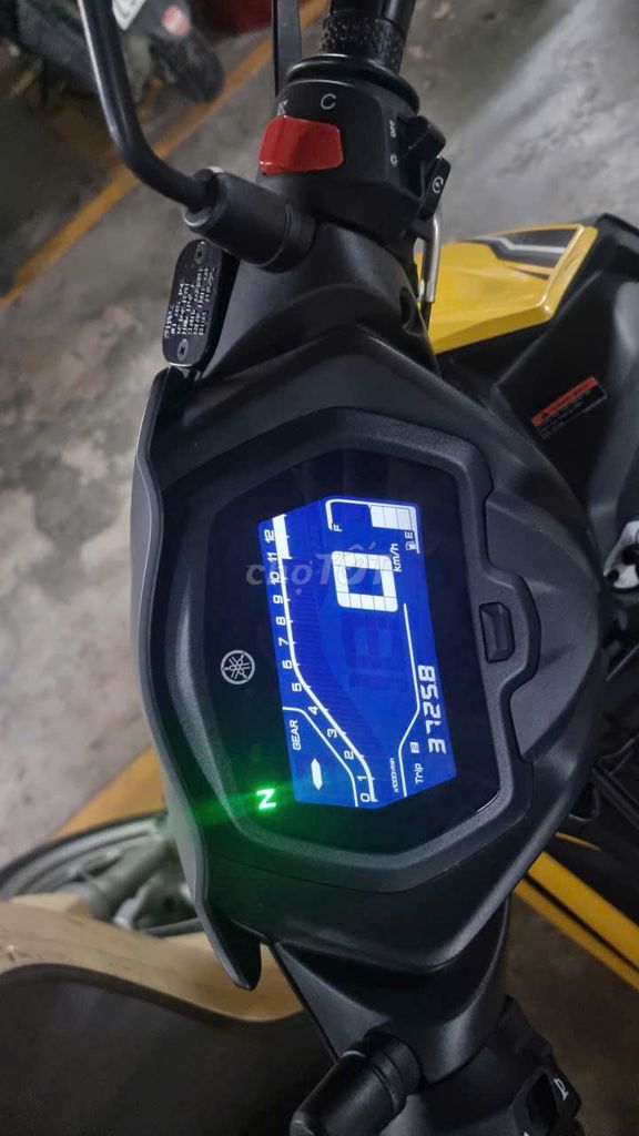 Xe máy Yamaha Exciter 155 VVA Vàng Đen. Mua bán Xe máy tại Quận 7 Tp Hồ Chí Minh được đăng bởi Hanna Tran hình 3