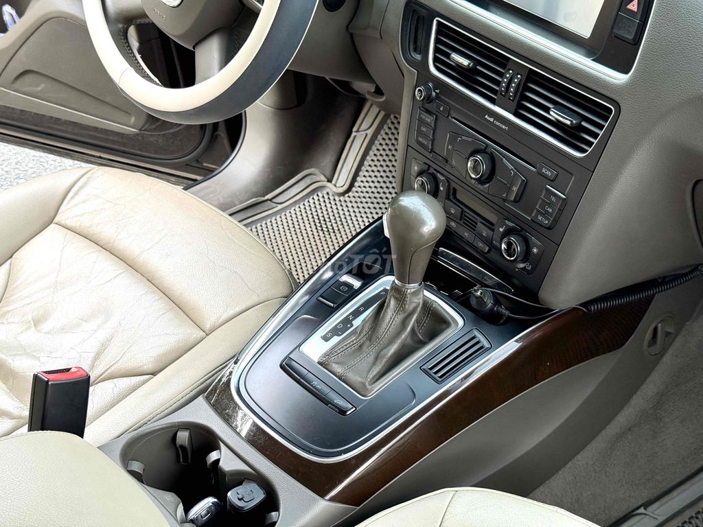 Audi Q5 2010 2.0 AT - cực đẹp bảo dưởng full. Mua bán Ô tô tại Quận Tân Phú Tp Hồ Chí Minh được đăng bởi Lê Băng Vinh hình 13
