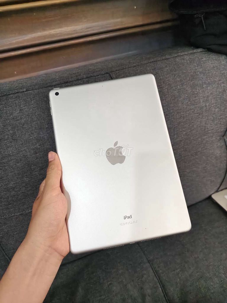Apple iPad Gen 9 Wifi 64GB Bạc. Mua bán Máy tính bảng tại Quận Bình Thạnh Tp Hồ Chí Minh được đăng bởi DKSV hình 1
