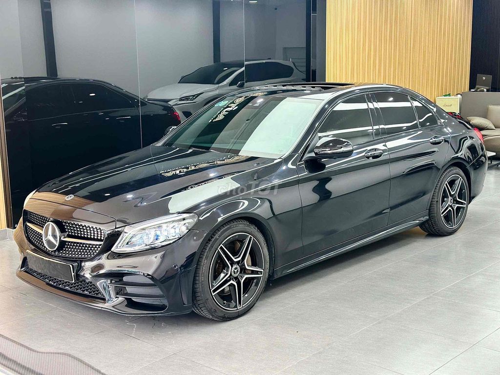 Mercedes Benz C Class 2019 C 300 AMG - 58000 km. Mua bán Ô tô tại Quận 7 Tp Hồ Chí Minh được đăng bởi Hoàng Anh Tuấn hình 4