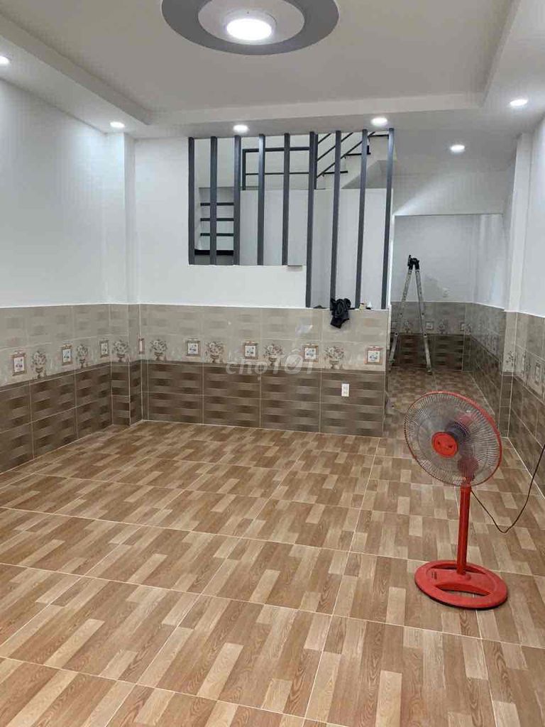 Срочно продается дом у дороги Binh Long, 49 м2, 2 этажа, новый, всего за 4,x млрд