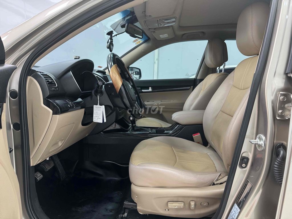 Kia Sorento 2016 2WD 2.4 GATH - 180000 km. Mua bán Ô tô tại Quận 12 Tp Hồ Chí Minh được đăng bởi Tuấn Cường  hình 4