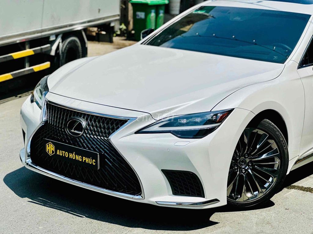 Lexus LS 500 odo mới 17.000km model 2024. Mua bán Ô tô tại Quận 8 Tp Hồ Chí Minh được đăng bởi Hồng Phúc hình 16