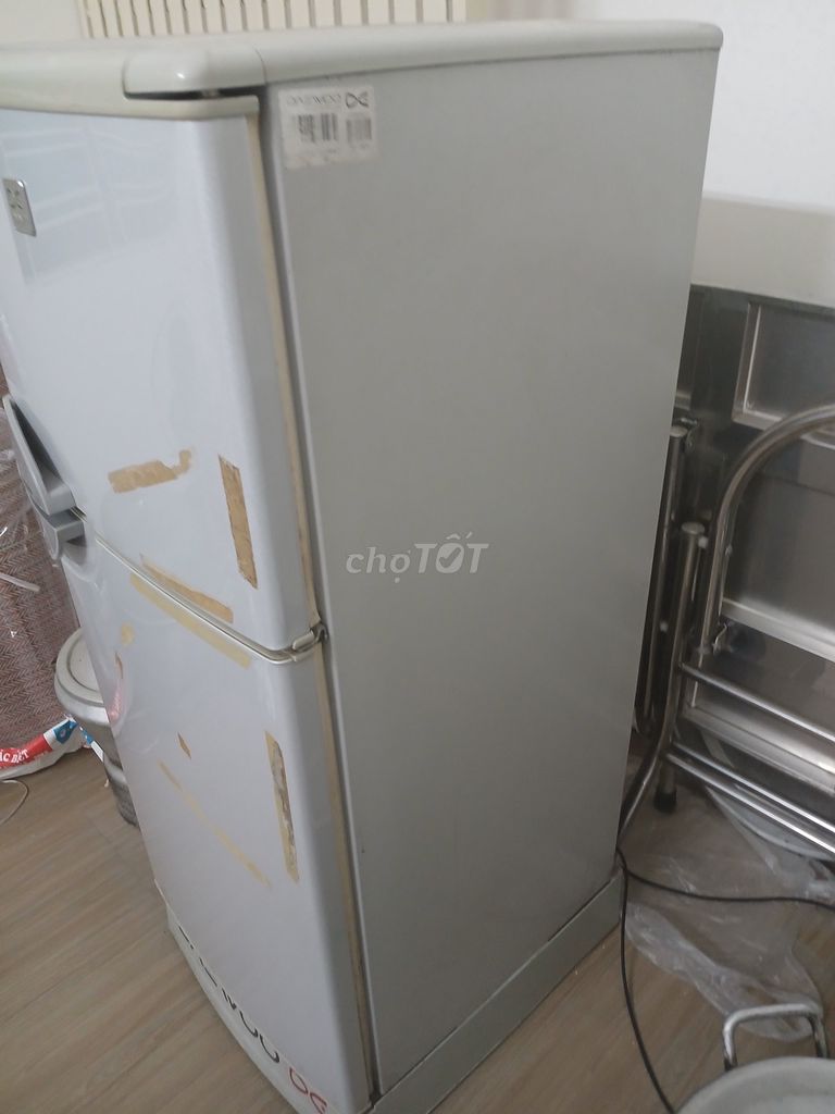 Tủ lạnh Daewoo Trắng Đã qua sử dụng. Mua bán Tủ lạnh tại Thị xã Sơn Tây Hà Nội được đăng bởi Nguyễn long hình 1