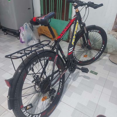 Xe đạp địa hình Flytire Đen Đỏ Vàng Như mới. Mua bán Xe đạp tại Quận Bình Thuỷ Cần Thơ được đăng bởi Vân Khanh
