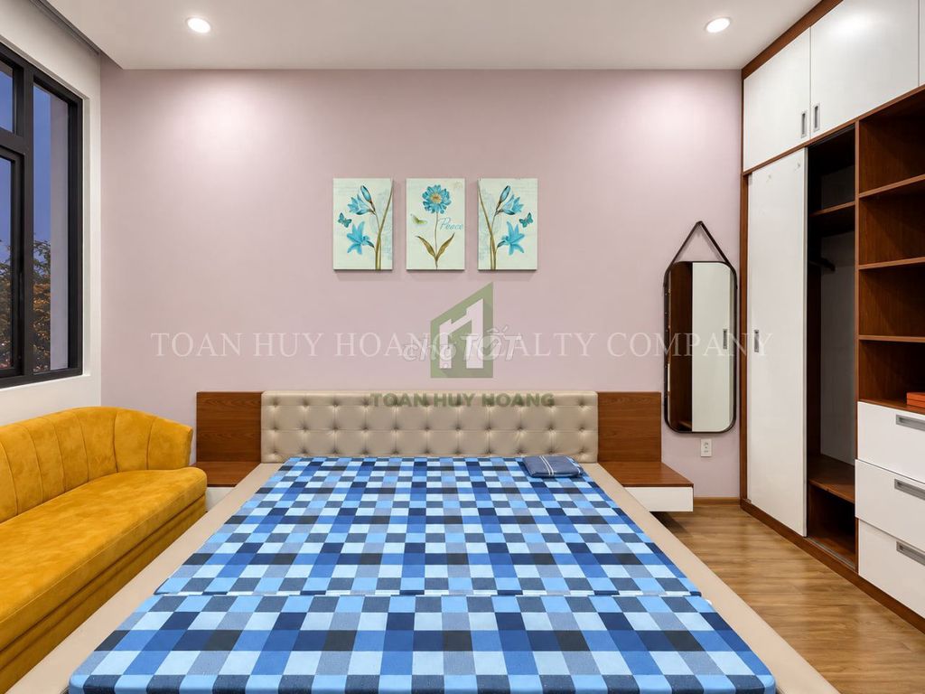 Family house facing a park with a Hàn river rooftop — photo 5