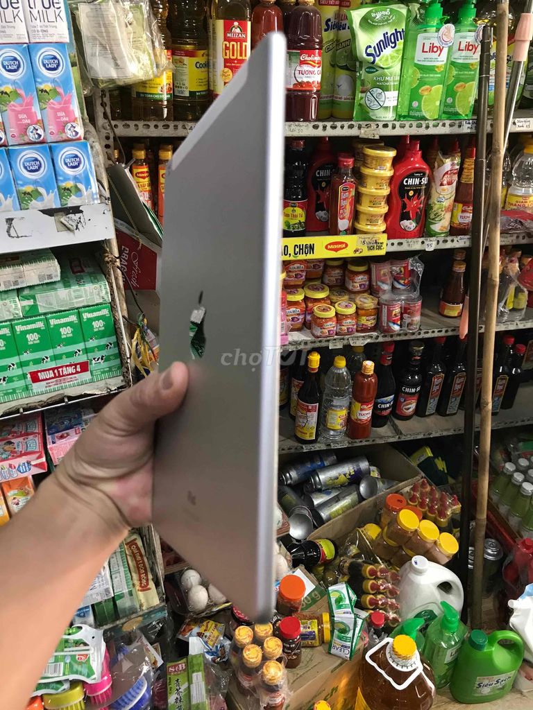 iPad Air 32G Sài Wifi + 4G Máy Đẹp Full CN. Mua bán Máy tính bảng tại Quận Bình Tân Tp Hồ Chí Minh được đăng bởi Hoang Phong hình 3