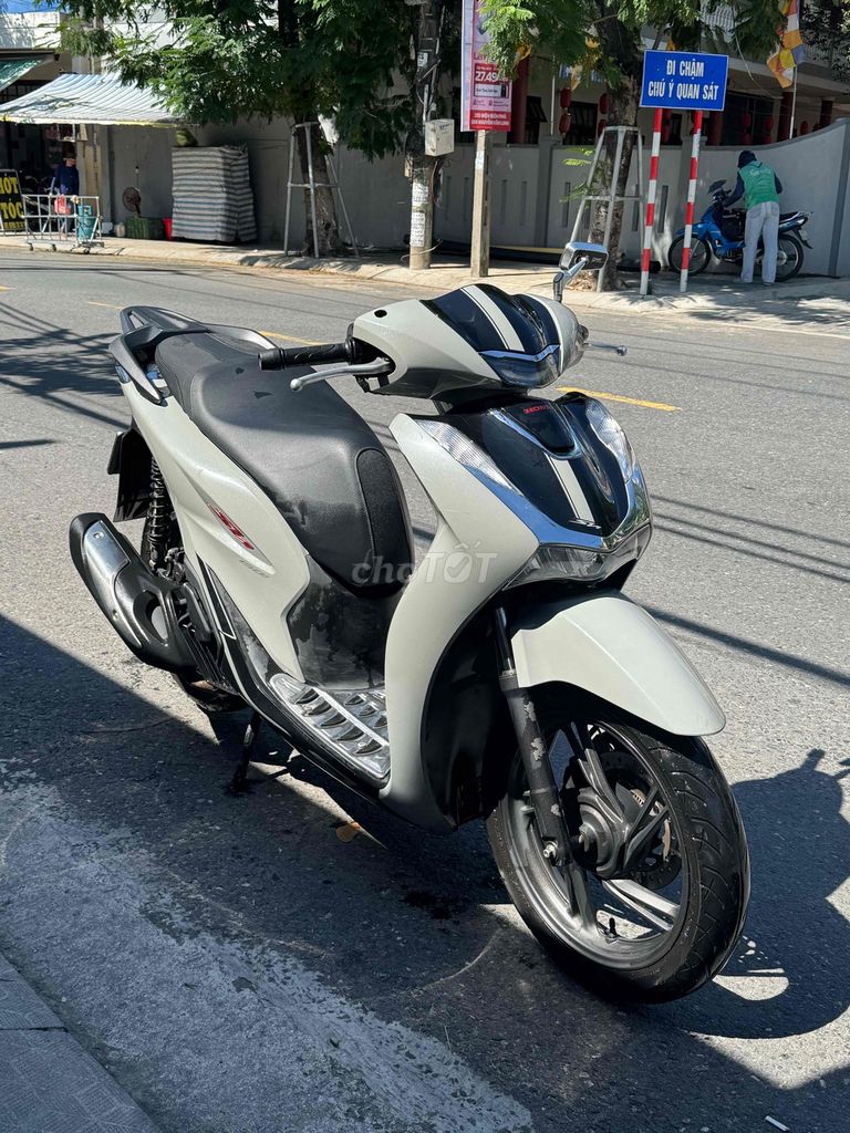 Honda SH 150 ABS Серый скутер