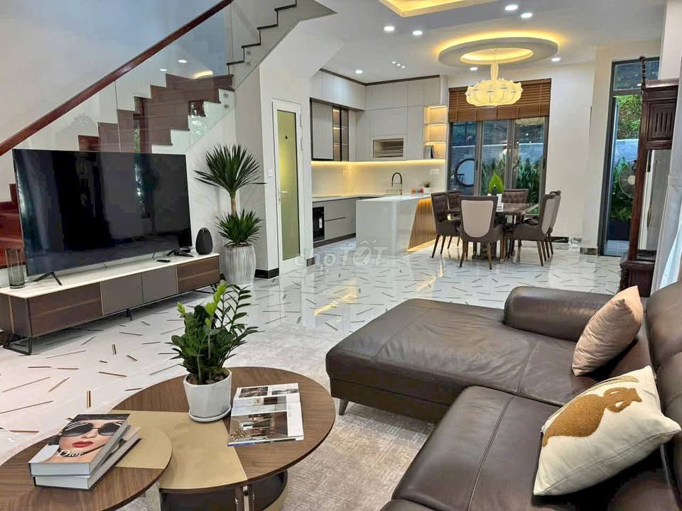 Вилла 8x18 м, 3L4BR в аренду недалеко от Досуан Хинга, Гиа Хоа, моста Най Ли