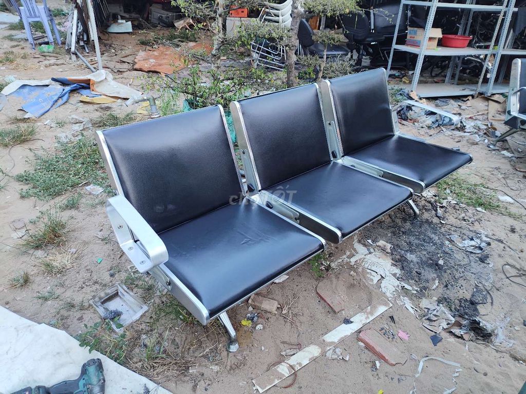 Ghế băng chờ Hòa Phát Nhôm đúc. Mua bán Bàn ghế tại Huyện Đức Hòa Long An được đăng bởi Shop Đồ Cũ Văn Phòng Phú Hưng  hình 1