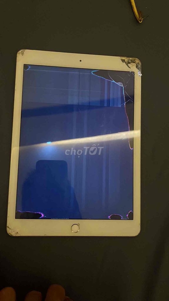 Apple iPad Air 2 Vàng Hỏng màn hình. Mua bán Máy tính bảng tại Huyện Châu Đức Bà Rịa - Vũng Tàu được đăng bởi Dung hình 1