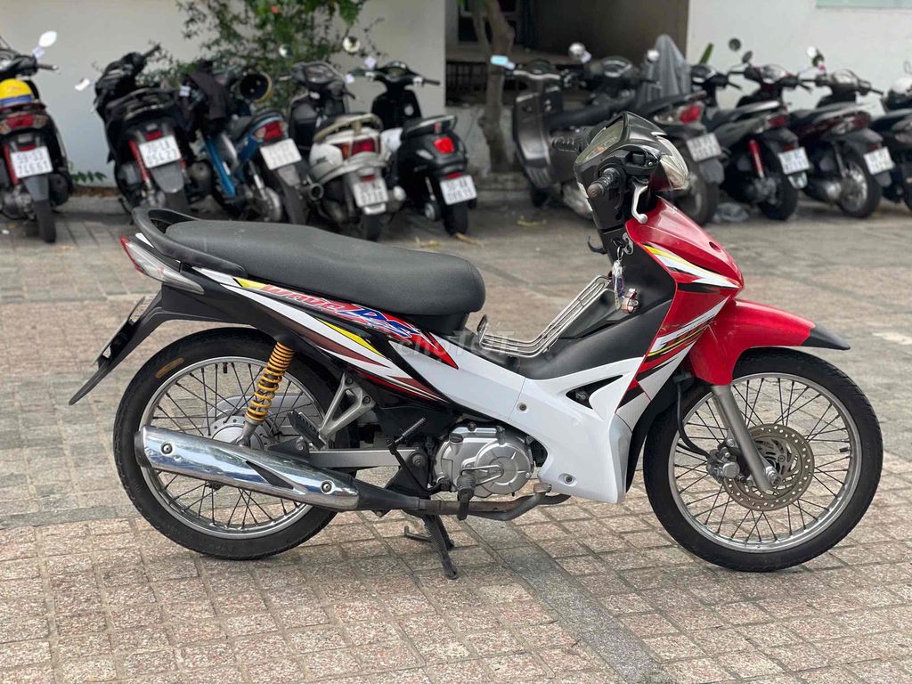 Wave rs 110 chính chủ trả trc 5tr9 nhận xe