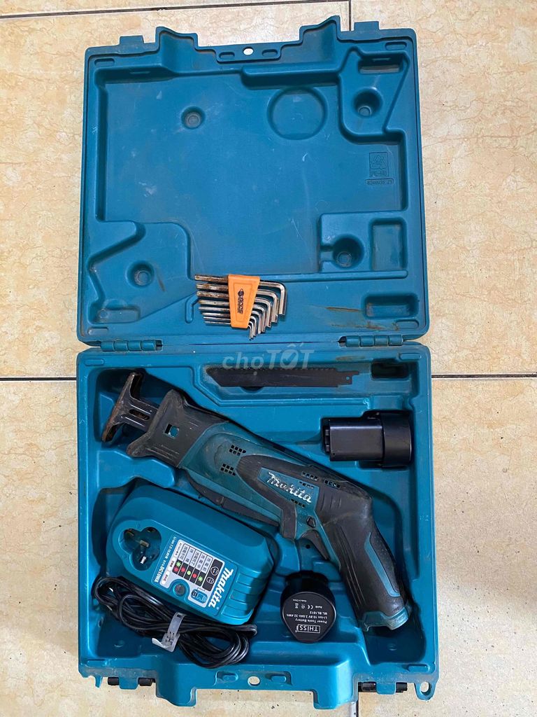 Máy cư kiếm Makita JR101D